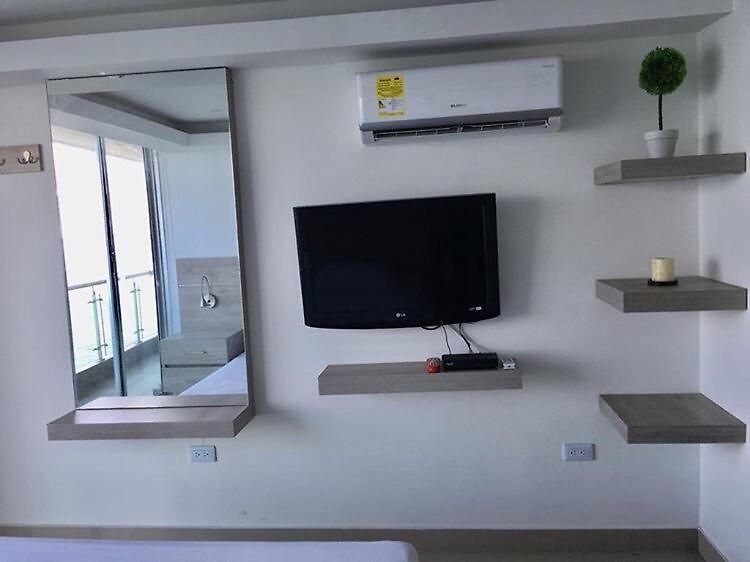 Apartamento 807 Moderno En El Laguito, Vista Al Mar